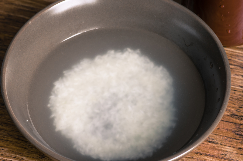 網路盛傳：拿洗米水洗臉對皮膚很好  可以讓肌膚細緻水噹噹？