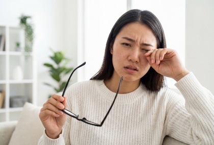 眼睛乾到睜不開！醫揭「3大元凶」  超過8成的人都中招