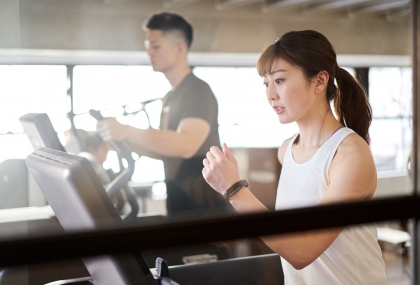 運動員為何全身貼彩色貼布？醫揭「真正4大作用」  貼錯位置效果大打折