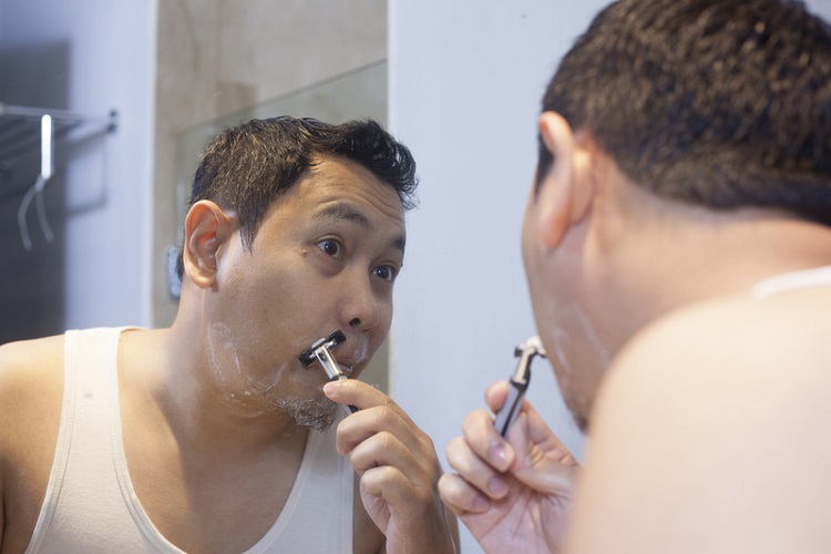 男性当心！「刮鬍子2時間點」易紅腫、傷口感染 洗浴前也不宜