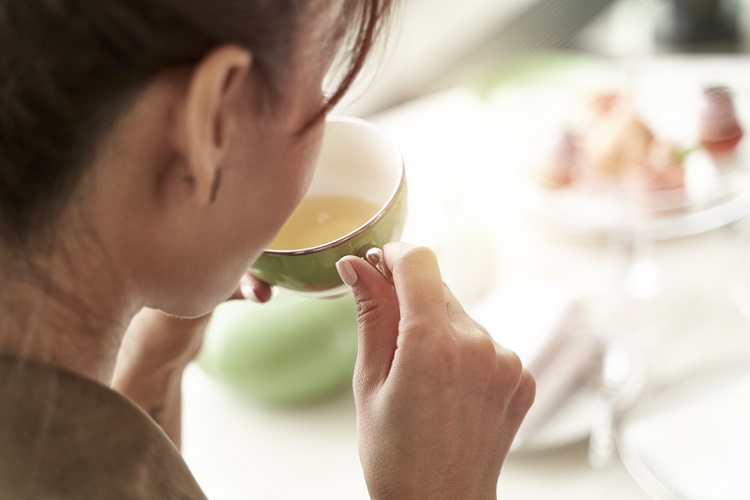 聲音沙啞必吃「4大護喉食物」加速復原！ 不少人常喝的1飲品也有用